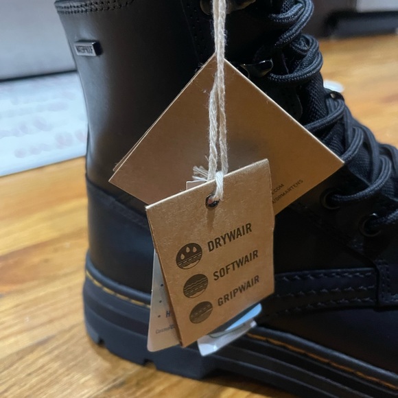 Brand new in box (NEVER WORE) Dr. Marten size 11 Snow & Rain boots. - Picture 9 of 12